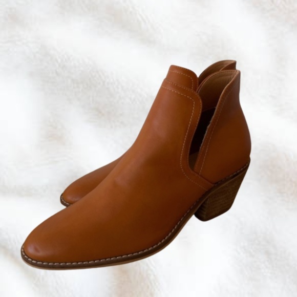 Beast fashion SUNNY Western Ankle Booties Women's low heel SIZE 8.5 - Picture 2 of 6